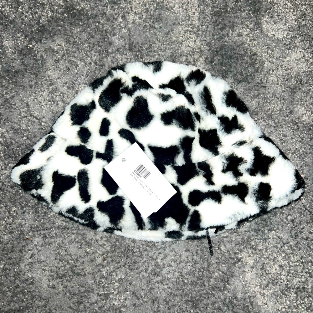 Princess Polly soft cow bucket hat